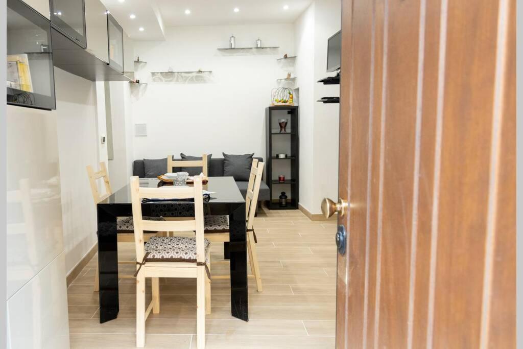 La Casa Di Nico. Appartamento Zona Centro เจนัว ภายนอก รูปภาพ